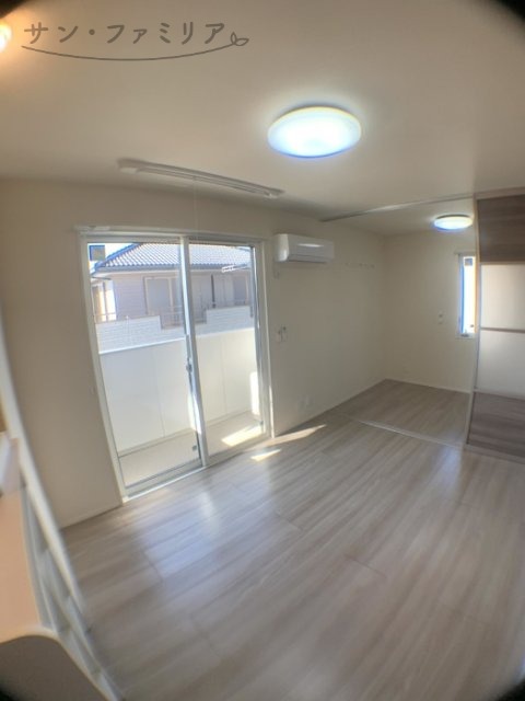 居室・リビング　同一物件別部屋写真