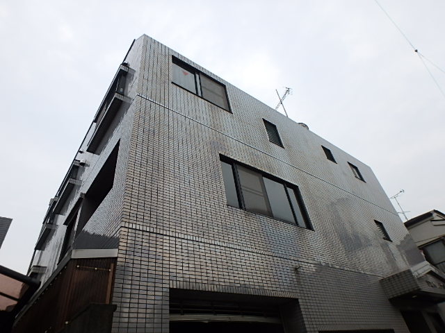 東京都北区志茂３（マンション）の賃貸物件の外観