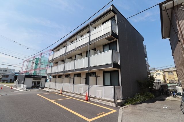 神奈川県横浜市緑区中山４（マンション）の賃貸物件の外観