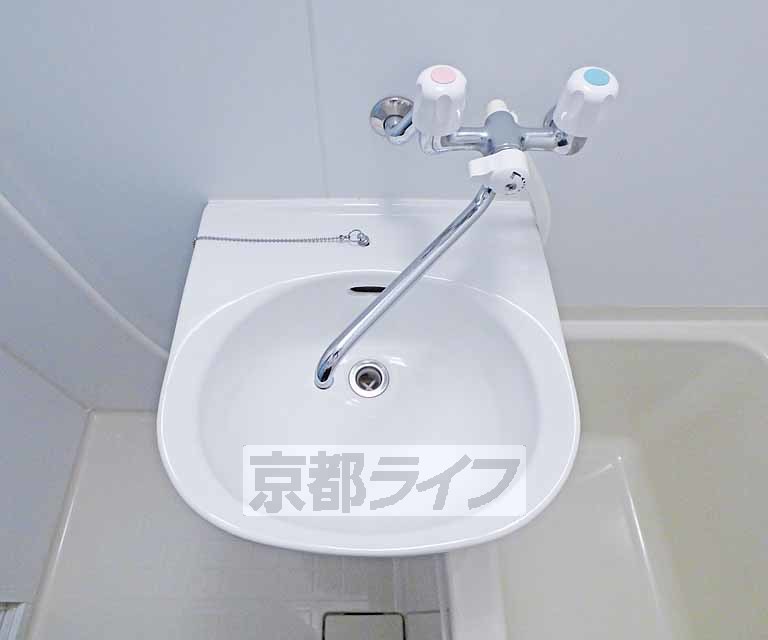 洗面設備　綺麗な洗面です。