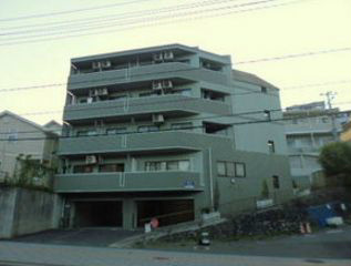 仙台市青葉区旭ケ丘のマンションの建物外観