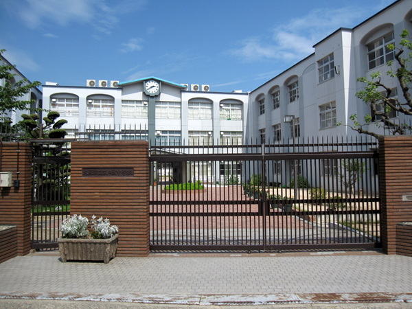 中学校　大阪市立文の里中学校（中学校）まで571m