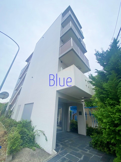 横浜市保土ケ谷区岡沢町のマンションの建物外観