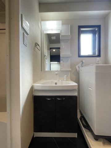 洗面設備　※同物件別号室参考写真