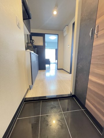 玄関　※同物件別号室参考写真