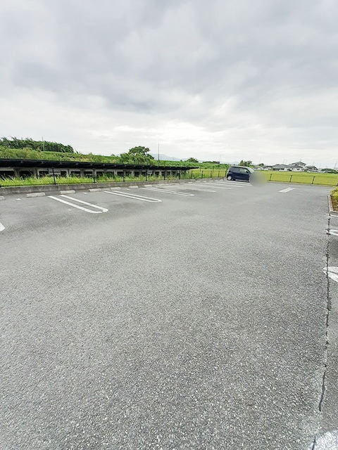 【エクセレント・Ｓの駐車場】