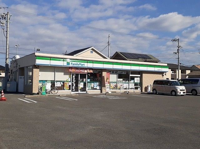 コンビニ　ファミリマート松山西石井店様（コンビニ）まで400m