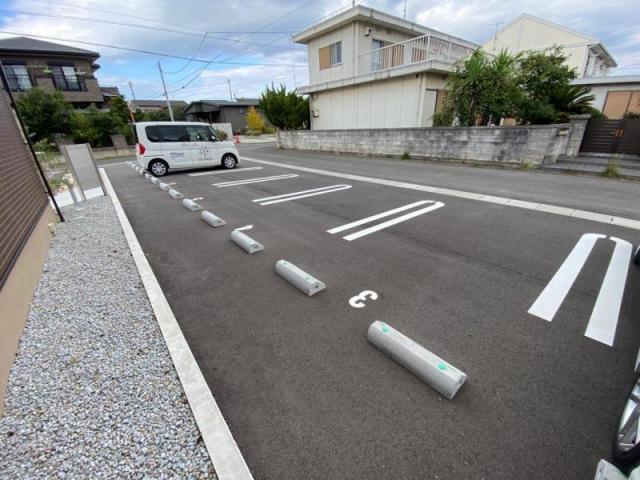 【東かがわ市松原のアパートの駐車場】