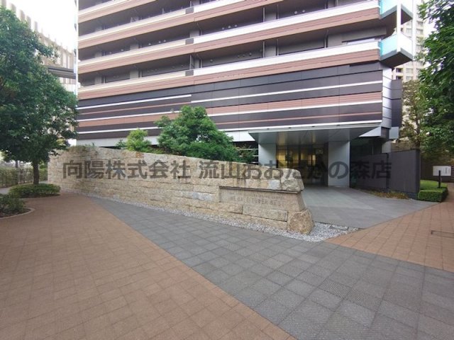 【柏市若柴のマンションのエントランス】