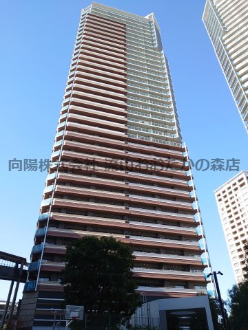 【柏市若柴のマンションの建物外観】