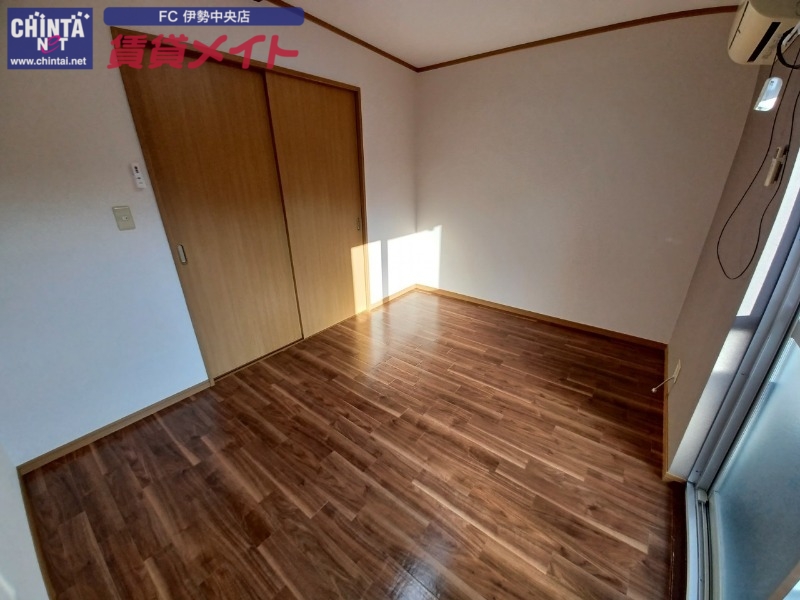 居室・リビング　同物件別部屋写真