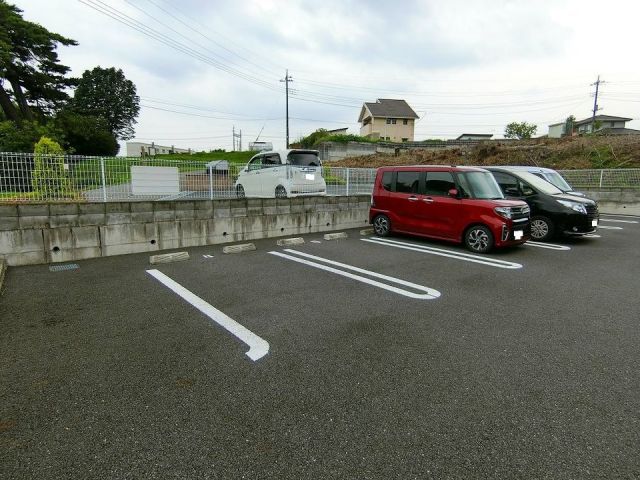 【シャン・ドゥ・ムジカＤの駐車場】