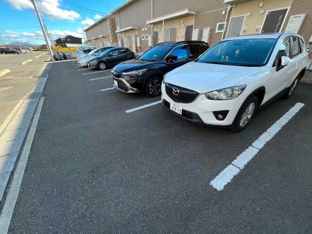 【郡山市日和田町のアパートの駐車場】