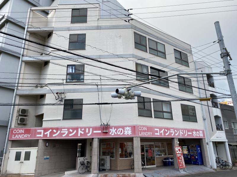 高松市塩上町のマンションの建物外観