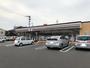 コンビニ　セブンイレブン伊予市郡中店（コンビニ）まで378m