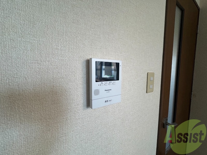 セキュリティ　ＴＶモニター付インターホンです。来客者の顔が見えるので安心！