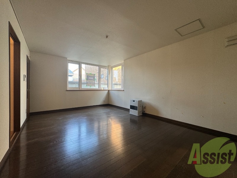 居室・リビング　広くてキレイなお部屋が広がっていて、充実した生活が送れそう。