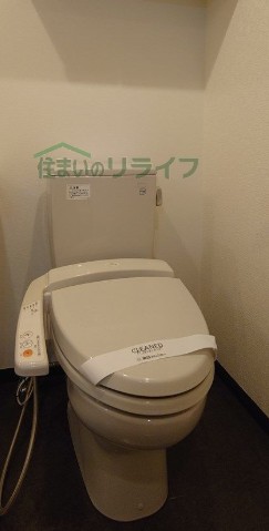 トイレ　同間取り反転部屋参考画像