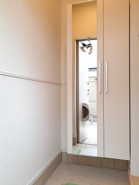玄関　シューズボックス完備の玄関です。