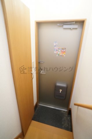 玄関　参考、同建物・反転間取りの号室