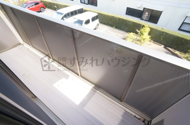 バルコニー　参考、同建物・反転間取りの号室