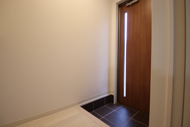 玄関　Ａ棟のお写真です。※現況優先