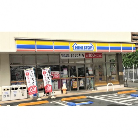 コンビニ　ミニストップ（コンビニ）まで320m