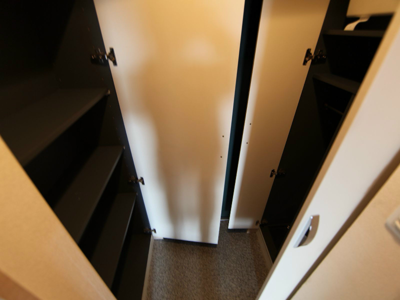 玄関　玄関　シューズボックス付（収納充実してます）