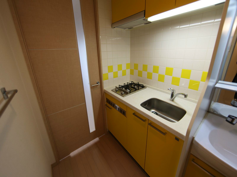 キッチン　システムキッチン（ガス2口）冷蔵庫レンジ等用意できます