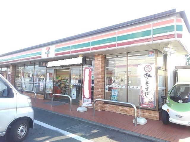 コンビニ　セブンイレブン富士市青葉町店（コンビニ）まで240m