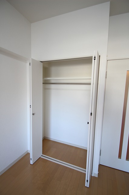 収納　写真は別号室のものです。