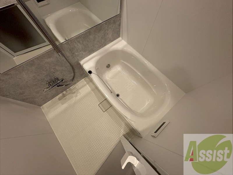 バス・シャワールーム　お風呂になります。一日の疲れを癒してくださいね。