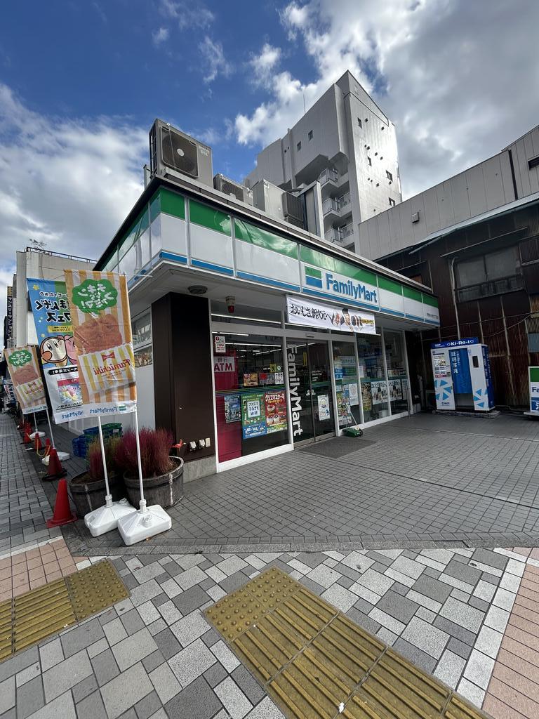 コンビニ　ファミリーマート伊勢佐木町六丁目店（コンビニ）まで168m