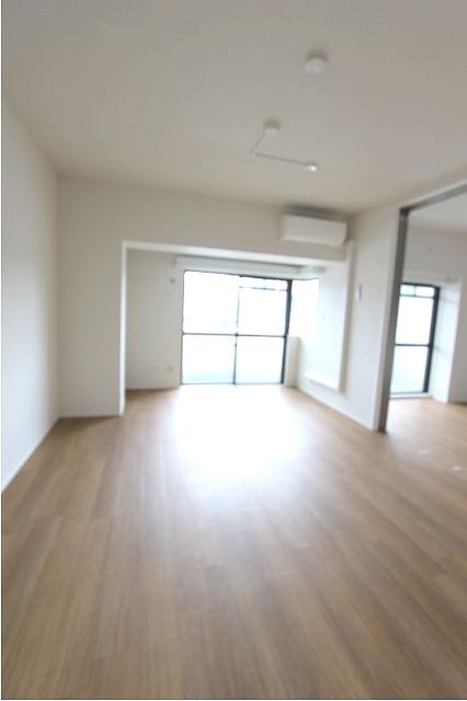 居室・リビング　同タイプ別室