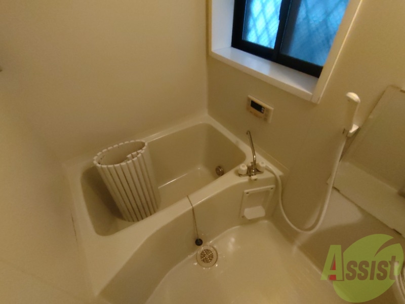 バス・シャワールーム　浴室は綺麗で追い焚きも付いて気持ちよくお過ごしいただけます。