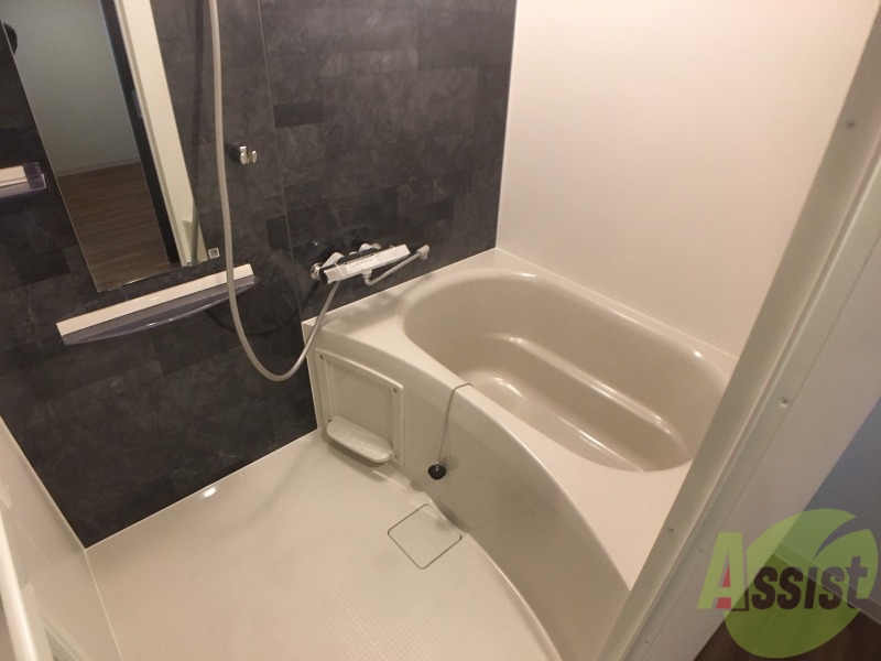 バス・シャワールーム　お風呂になります。一日の疲れを癒してくださいね。