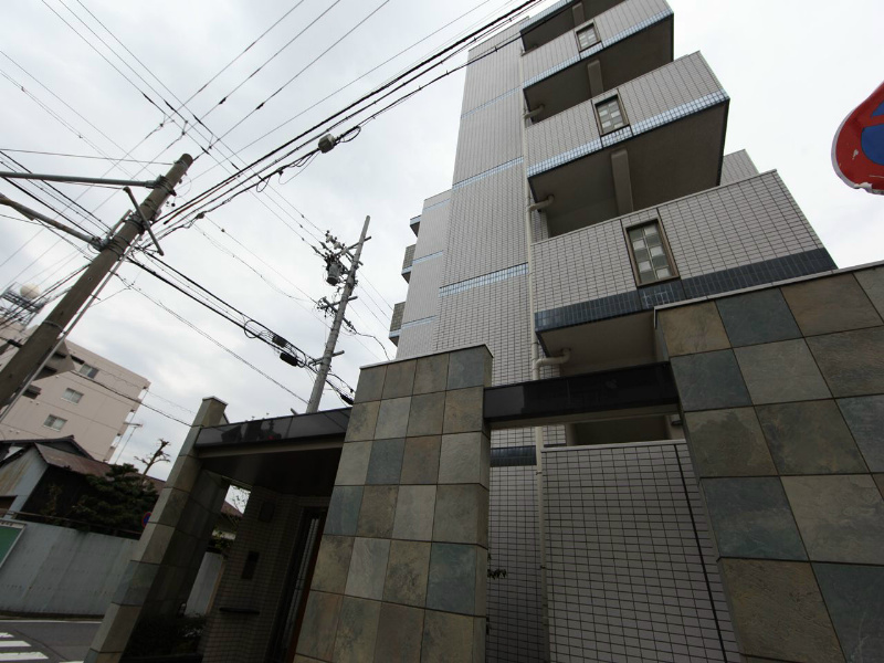 建物外観　外観　オートロック　外壁タイル張り　屋根付き駐輪場