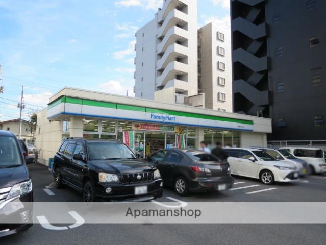 コンビニ　ファミリーマート（コンビニ）まで168m