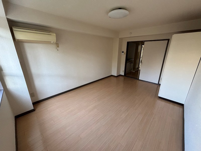 居室・リビング　洋室8帖