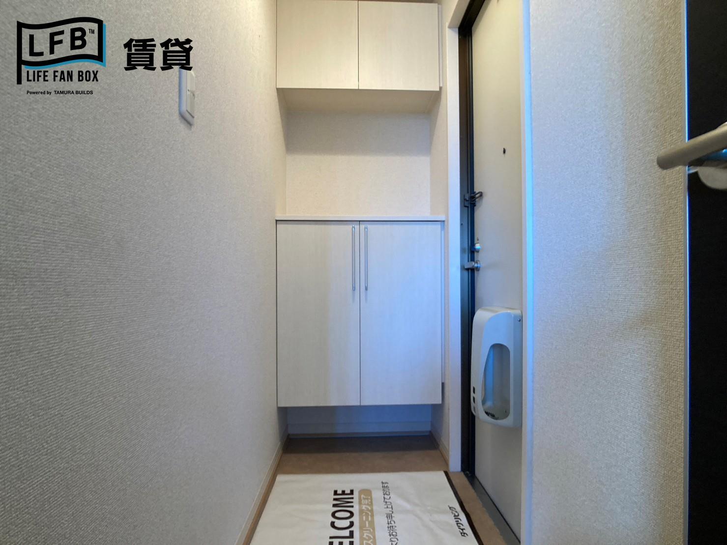 玄関　※反転間取りの部屋の写真