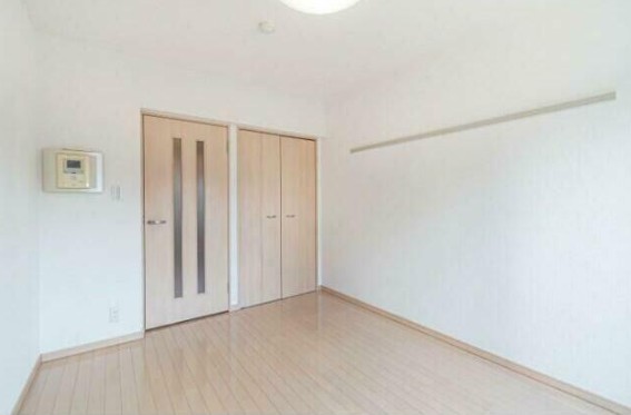 居室・リビング　別部屋参考画像です