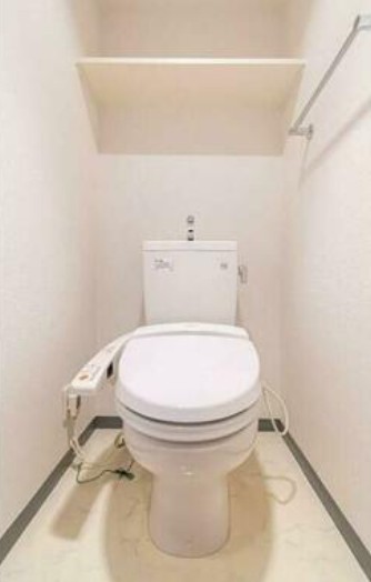 トイレ　別部屋参考画像です