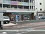 コンビニ　ファミリーマート 小倉下到津五丁目店（コンビニ）まで665m