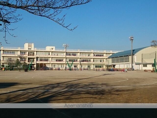 小学校　礼羽小学校（小学校）まで550m