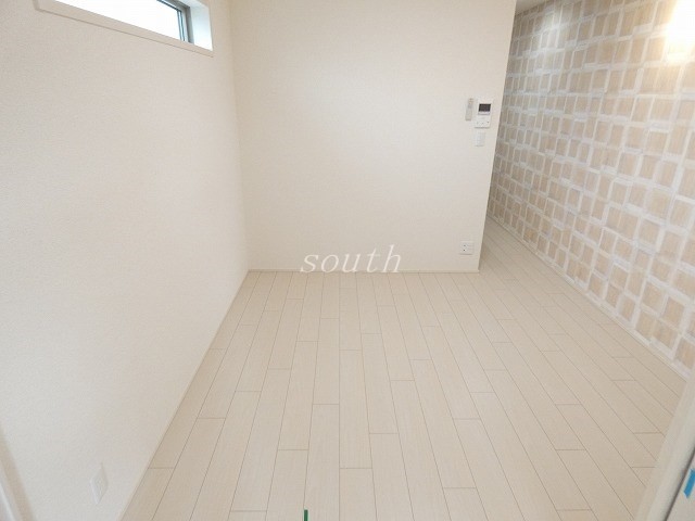 居室・リビング　洗練された清潔感漂う清楚な仕上がり