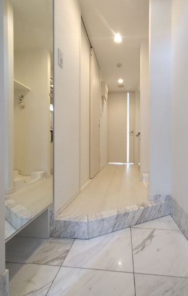 玄関　弊社は都内全域の物件をご紹介可能です！