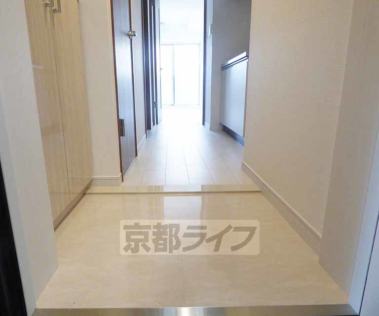 その他部屋・スペース　すっきりとした廊下。