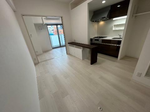 居室・リビング　室内