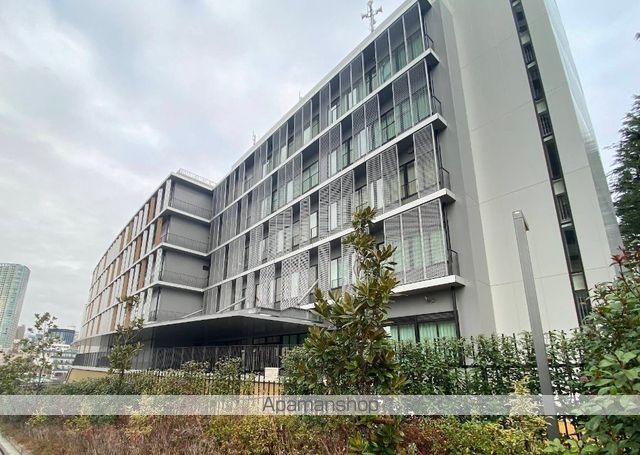 中学校　港区立赤坂中学校（中学校）まで748m