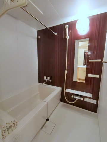 バス・シャワールーム　追炊きと乾燥機付き